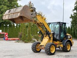 Caterpillar 908M