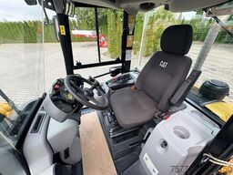 Caterpillar 908M