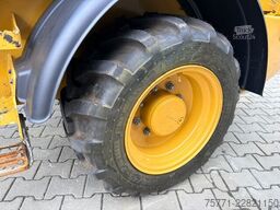 Caterpillar 908M