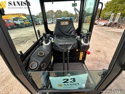 JCB 15C-1/SW/2xLöffel/1,7 t/Schwenkarm