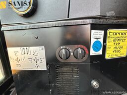 JCB 15C-1/SW/2xLöffel/1,7 t/Schwenkarm