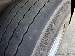 Pacton Liftas + Stuuras Dhollandia 2500KG LBW GEEN KOE...