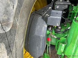John Deere 6215R