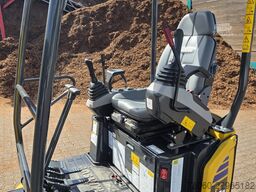 Komatsu PC16R-3