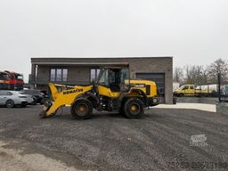 KOMATSU WA 320 -8 Radlader Highlift Vollgummi Wartung