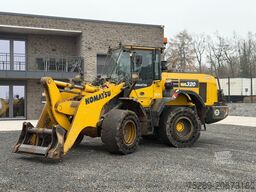 KOMATSU WA 320 -8 Radlader Highlift Vollgummi Wartung