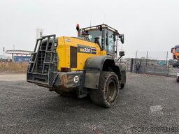 KOMATSU WA 320 -8 Radlader Highlift Vollgummi Wartung