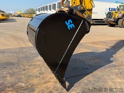 Komatsu PW180-11