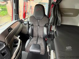 MAN TGX 26.510 6X2X XL Gestuurde voorloopas Lion ed...
