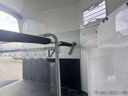 HUMBAUR Xanthos Aero Pferdeanhänger 2,4t ALU 1. Hand