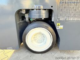 Combilift C3000CB GAS TRIPLEX 4900 FREE-LIFT