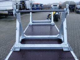 MÜLLER-MITTELTAL 3-achs Plateu Anhänger, mit 3 Kabelböcken