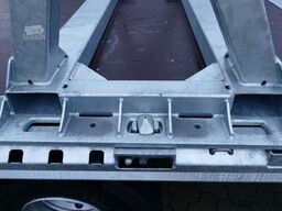 MÜLLER-MITTELTAL 3-achs Plateu Anhänger, mit 3 Kabelböcken