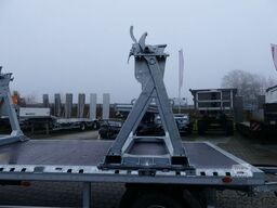 MÜLLER-MITTELTAL 3-achs Plateu Anhänger, mit 3 Kabelböcken