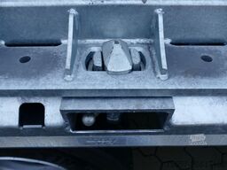 MÜLLER-MITTELTAL 3-achs Plateu Anhänger, mit 3 Kabelböcken