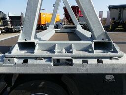 MÜLLER-MITTELTAL 3-achs Plateu Anhänger, mit 3 Kabelböcken