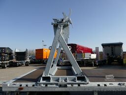 MÜLLER-MITTELTAL 3-achs Plateu Anhänger, mit 3 Kabelböcken