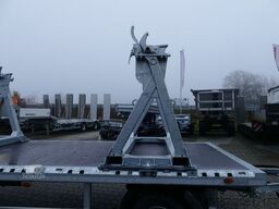 MÜLLER-MITTELTAL 3-achs Plateu Anhänger, mit 3 Kabelböcken