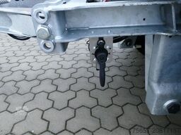 MÜLLER-MITTELTAL 3-achs Plateu Anhänger, mit 3 Kabelböcken