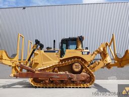 Caterpillar D8T Pipe carrier