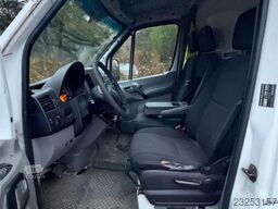 Mercedes-Benz Sprinter 8-pallet box truck – Engine replaced