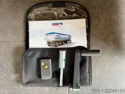 SCHMITZ CARGOBULL SKI 24m³ Stahl S3D*Cramaro E-Verdeck*04/27*Lift