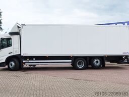 Volvo FM 380 6x2 Geisoleerde bakwagen +Klep 2.000 kg ...