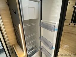 CHALLENGER Teilintegriert 270 Graphite Modell 2026 / Artic