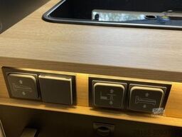 CHALLENGER Teilintegriert 270 Graphite Modell 2026 / Artic