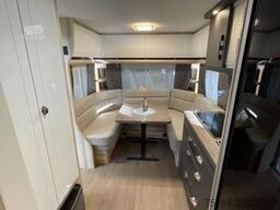 HOBBY De Luxe 460 UFe Modell 2025 / 1500 kg Achse / Mo