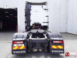 Volvo FH 460 Globe Special interior
