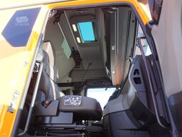 MAN TGX 33.580 6×4 tractor unit + trailer