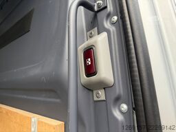 MERCEDES-BENZ Sprinter 319CDI V6 3,0L Kasten L3H2 3,5t Standh.