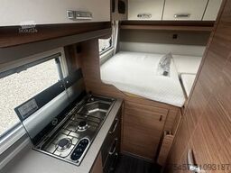 WEINSBERG X-CURSION VAN 500 MQ PEPPER - Easy-Move-Bett