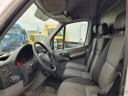 VOLKSWAGEN Crafter Kasten 30 mittel L2H2 Hochdach