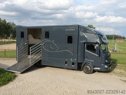 Renault D2.1 Pferdetransporter / bis zu 4 Pferde