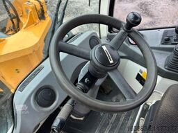 LIEBHERR L 506 Compact Radlader 23.500 EUR