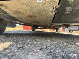 Renault Master van with two sets of tires.