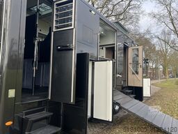 Mercedes Actros Luxury-line met pop-up en pop-out. id 56