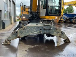 Liebherr LH30 M - Material Handler