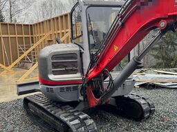 Wacker Neuson 50Z3 RD tracked excavator with digging bucket and