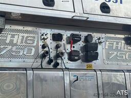 Volvo FH16 750 8x4 tractor unit with hydraulics