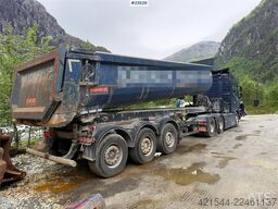 Volvo FH540 6x4 tractor unit with a 2017 3-axle Langendo