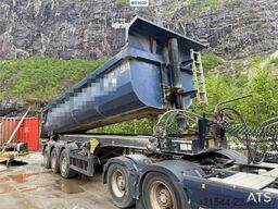 Volvo FH540 6x4 tractor unit with a 2017 3-axle Langendo