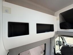 VW Grand California 600 Autark, Z. Luftfahrwerk