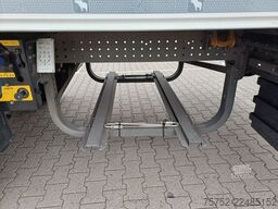 Schmitz Cargobull Carrier Vector HE19MT Multi Temp Double Stock L...