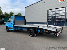 VW Crafter 35 2.0 TDI met Nieuwe Oprijcarrosserie