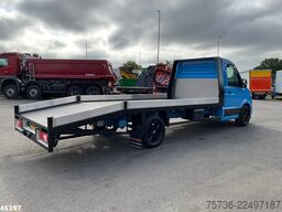 VW Crafter 35 2.0 TDI met Nieuwe Oprijcarrosserie