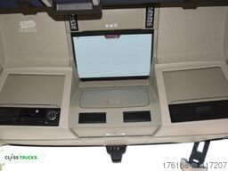 VOLVO FH 460 Globetrotter XL i-Save SideSkirts