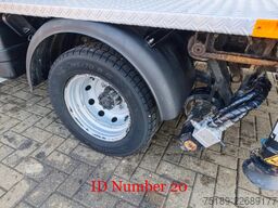 Nissan Cabstar 35.13 NT400 Multitel MS100